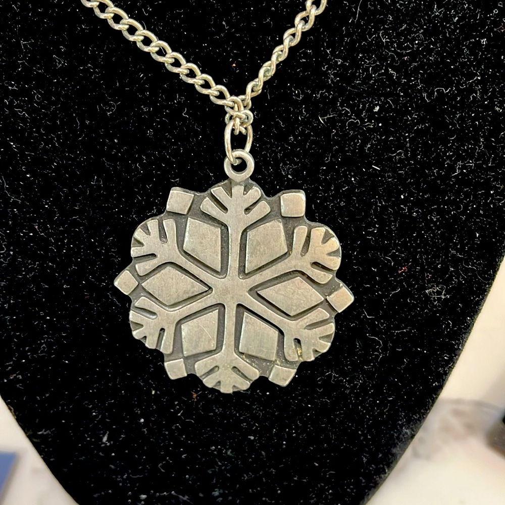 Pewter snowflake ❄️ pendant from Sweden 🇸🇪